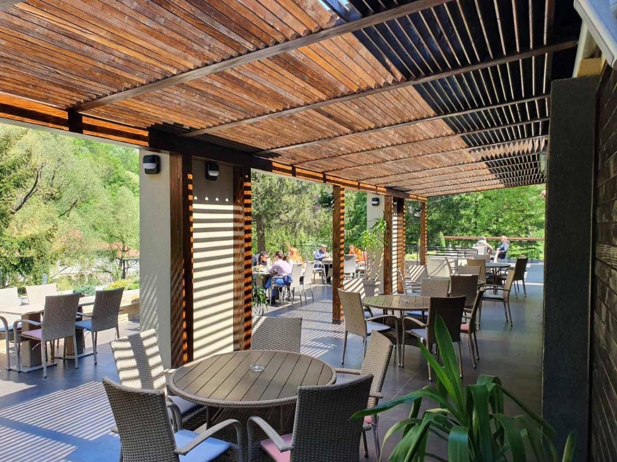 Restoran Sa Prenocistem Gornjak Krepoljin エクステリア 写真