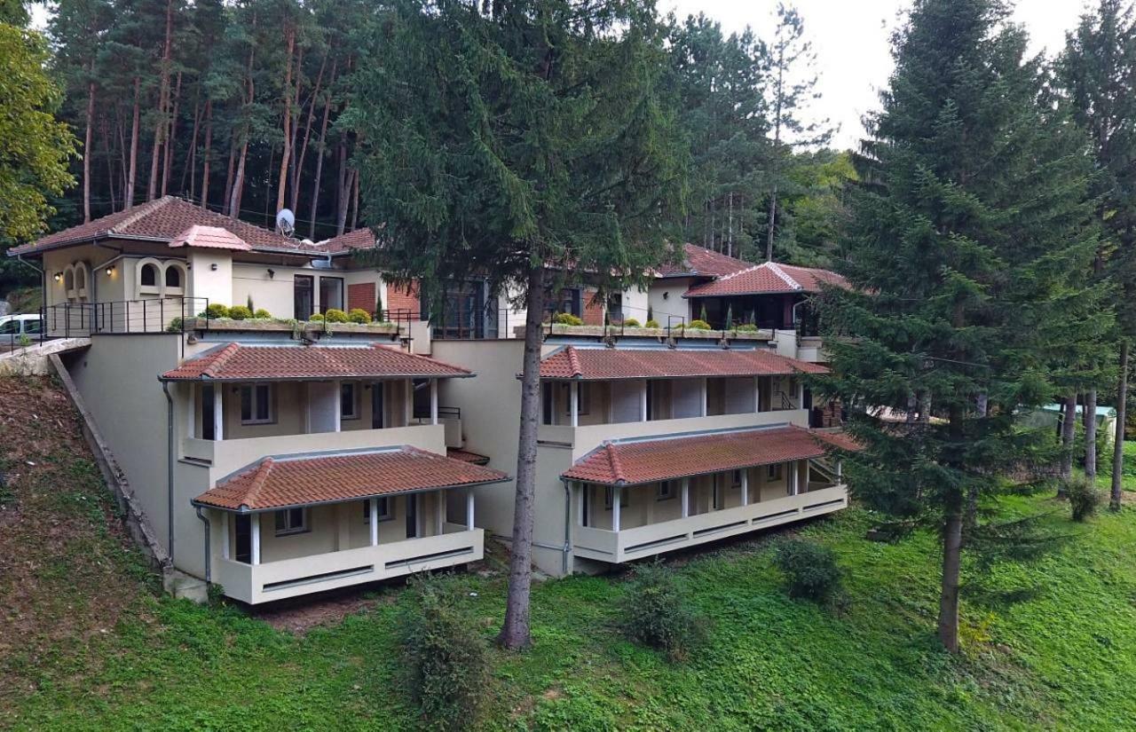 Restoran Sa Prenocistem Gornjak Krepoljin エクステリア 写真